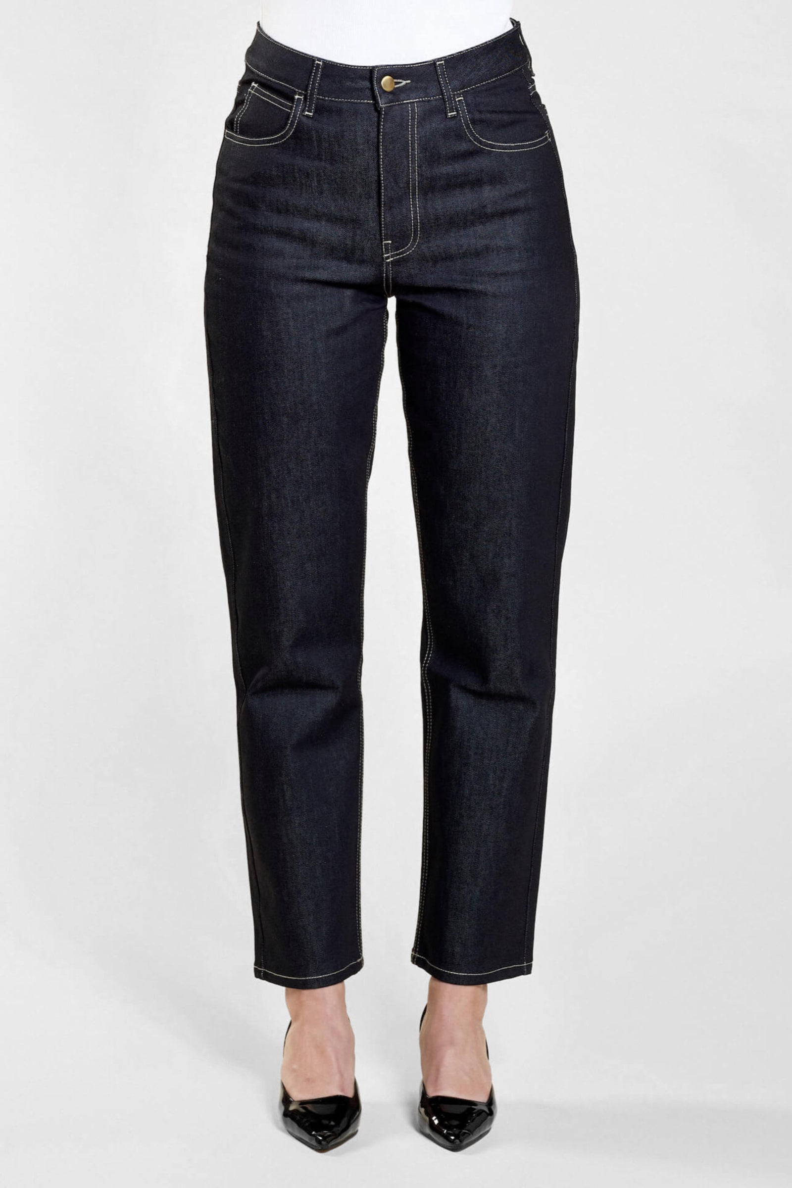 Front view of Cyme Copenhagen's straight-leg dark denim jeans, featuring meticulous stitching and a comfortable fit, epitomizing the brand's Scandinavian design ethos with sustainable fashion.