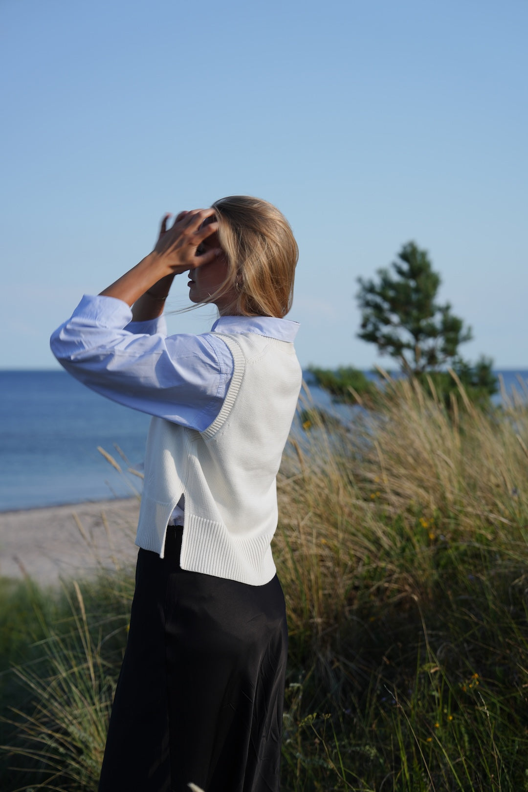 Merino V-Neck Vest - Ivory