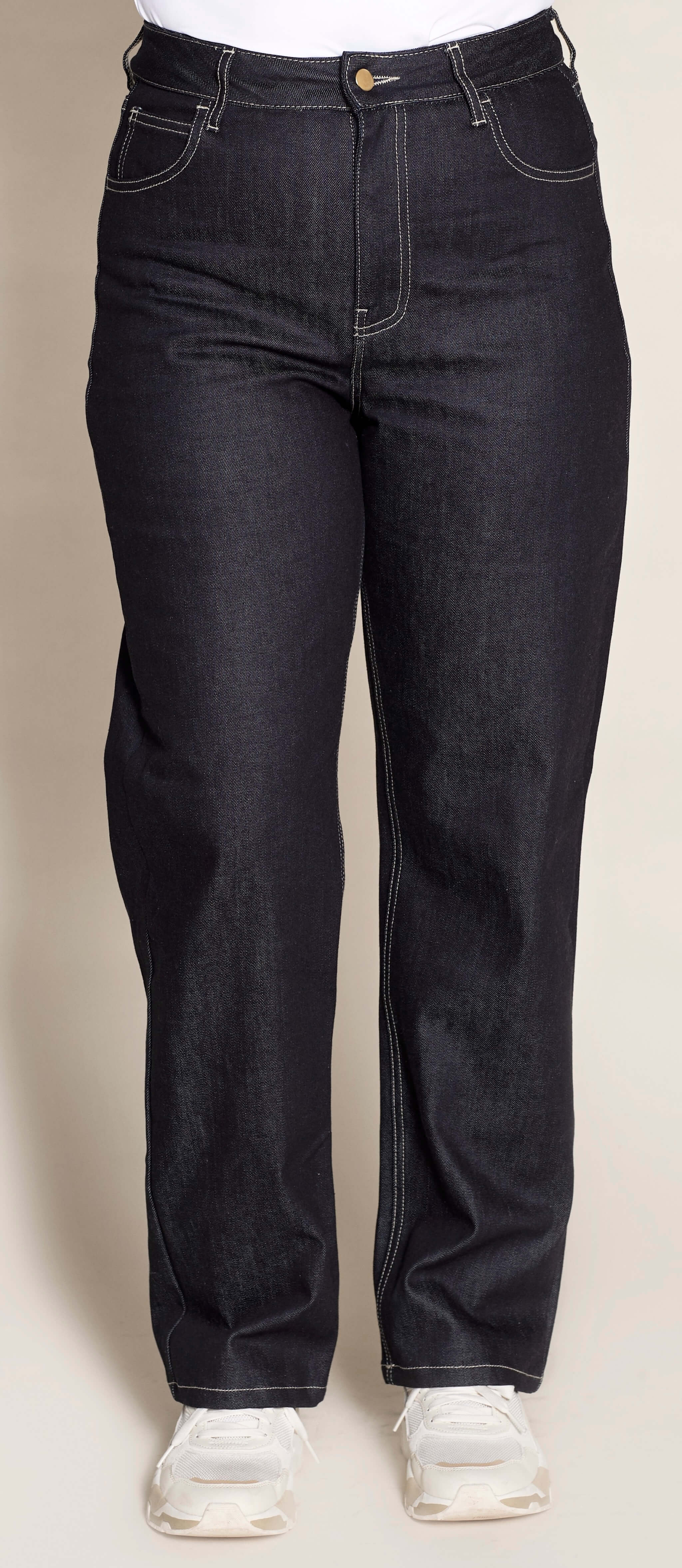 Front view of Cyme Copenhagen's straight-leg dark denim jeans, featuring meticulous stitching and a comfortable fit, epitomizing the brand's Scandinavian design ethos with sustainable fashion.